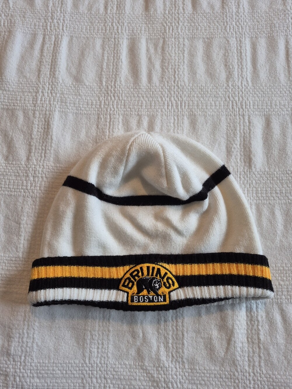 Reebok Boston Bruins mens white beanie VGUC